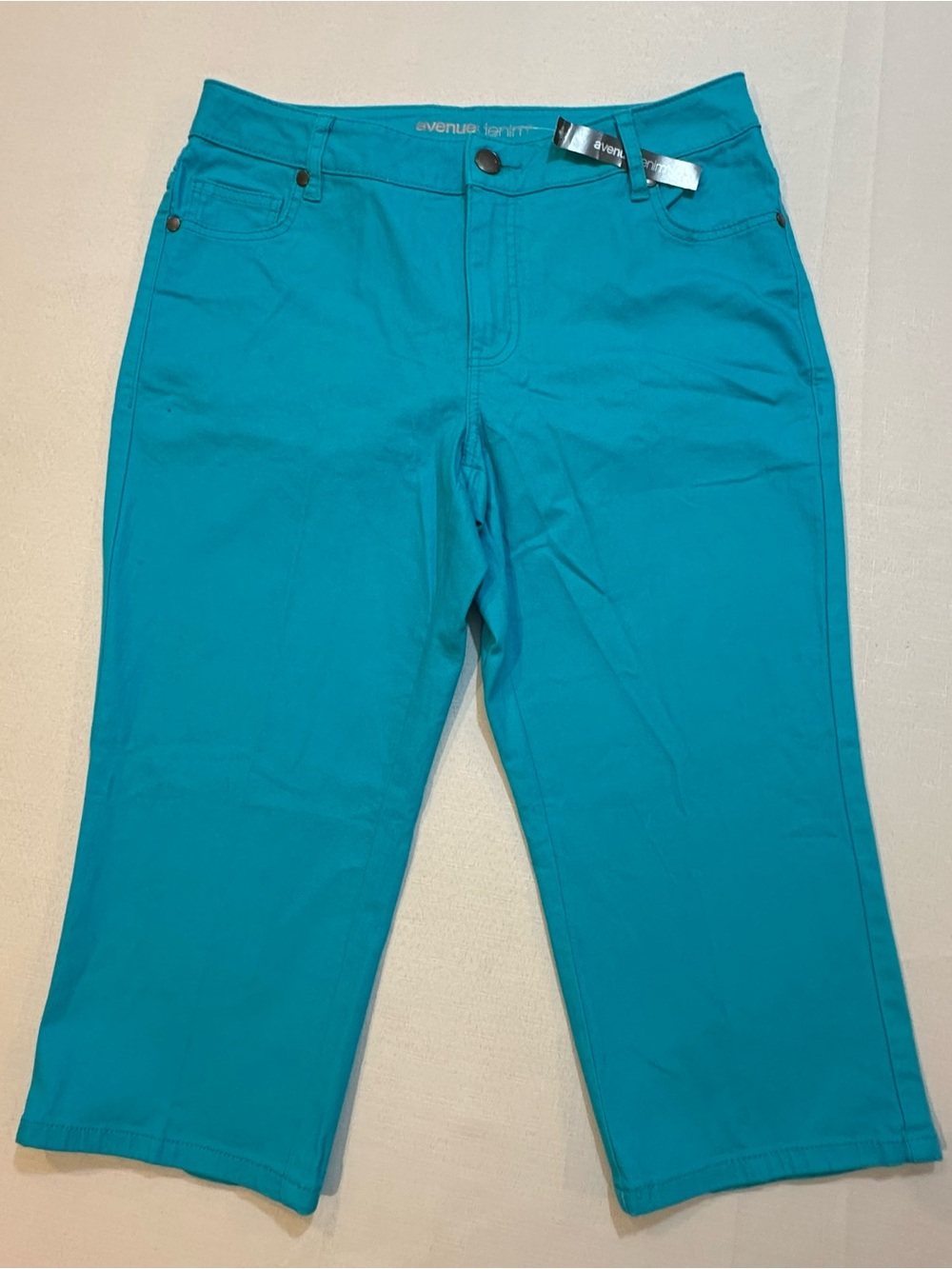 NWT Avenue Denim Turquoise Stretch Capri Pants Size 14